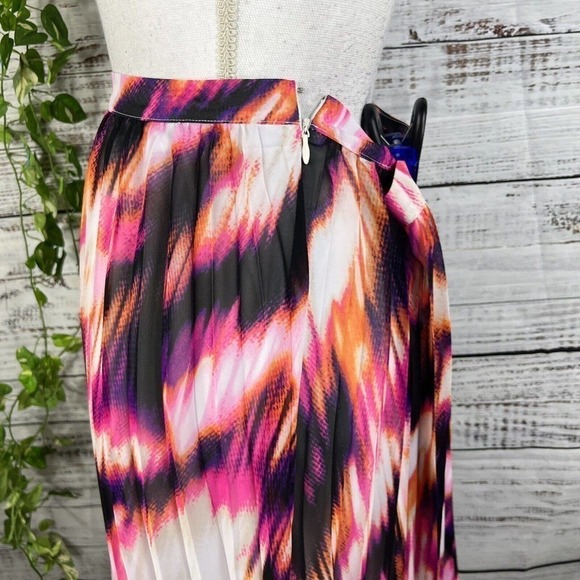 Worthington Skirt size 12 Pink Purple Black Pleated Sheer Chevron Knee Modest - Picture 7 of 12